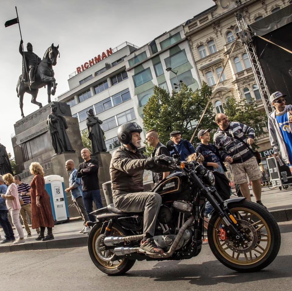 NOVÝ ČESKÝ PREZIDENT!
Po 20 letech máme opět někoho na koho můžeme být hrdí! Jo! ❤️🇨🇿✌️