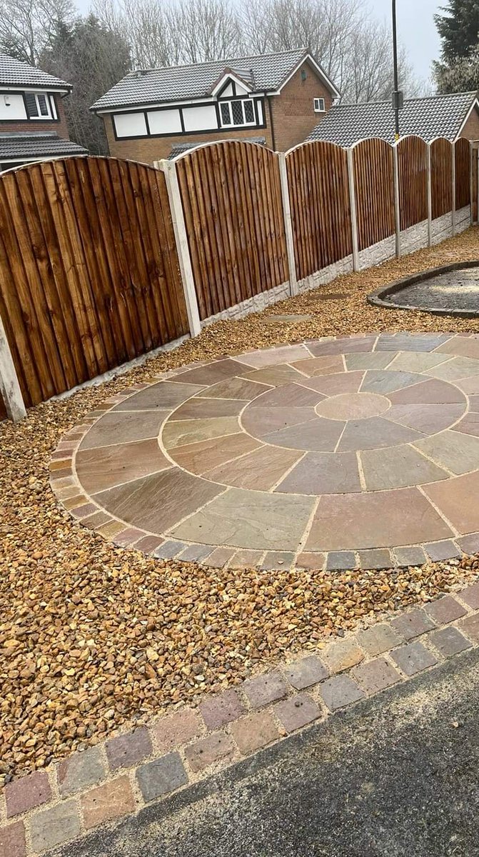 HCFencing's tweet photo. A shout out to prepave for sending us these photos of a recent job they completed in Westhoughton. Showing off our arched vertical board panels, concrete posts and rockface bases. It was a pleasure, as always, to supply to a local #fencing #workingtogether #fencingthatlasts https://t.co/bmpLpJA8Om