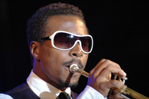 globaljazzqueen's tweet image. "U have to be a musician because U love it + it doesn’t matter if U are broke. You’re still going to do it…U have to love this thing man and breathe it. It’s your morning coffee. It’s your food. That’s why U become an artist.”-@groveydean - Ahead @WBGO 

#jazz #AlwaysInOurHearts