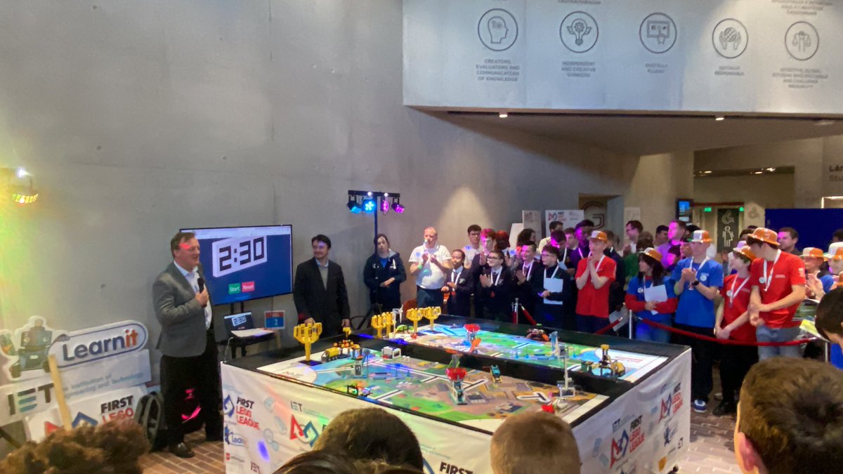 Sabá Loftus tweet media