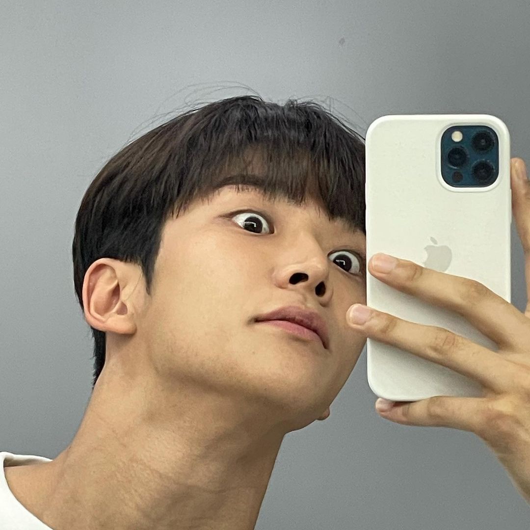 bluecottonie's tweet photo. #ROWOON being effortlessly funny and cute

— a thread https://t.co/1SKSzYVIsf