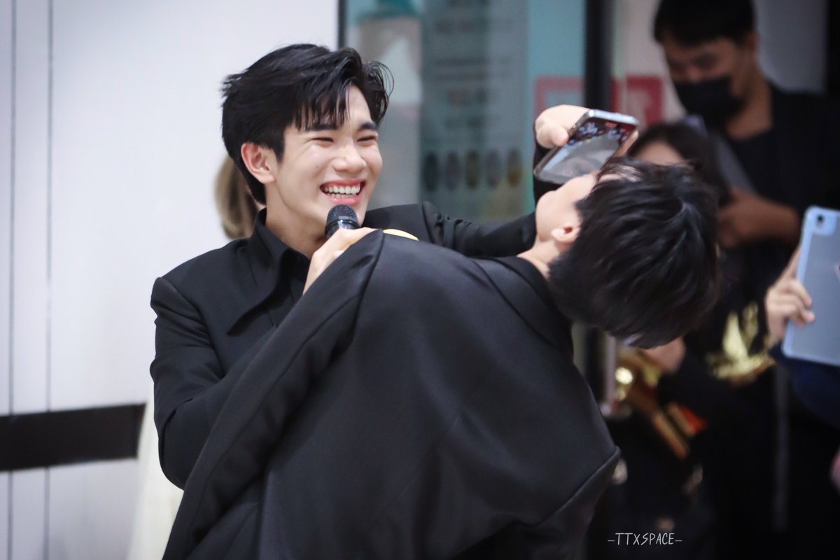 TTxSpace's tweet photo. คนนึงฉามขวบ อีกคนสี่ขวบ
ซนมากกกกกก 🥹🤲🏻
@gemini_ti @tawattannn 

#รางวัลกินรีทองxเจมีไนน์โฟร์ท
#เจมีไนน์โฟร์ท
#ttxspace https://t.co/Z2KXXccTqK