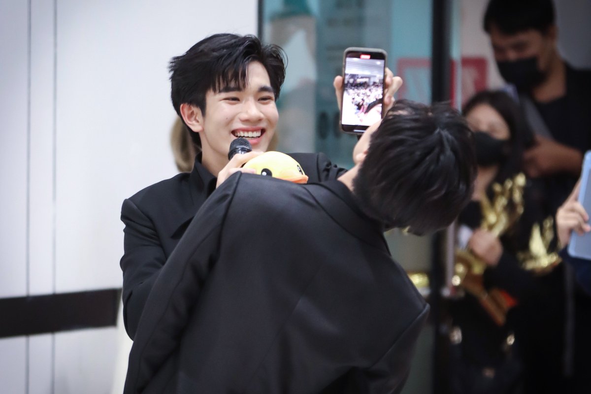 TTxSpace's tweet photo. คนนึงฉามขวบ อีกคนสี่ขวบ
ซนมากกกกกก 🥹🤲🏻
@gemini_ti @tawattannn 

#รางวัลกินรีทองxเจมีไนน์โฟร์ท
#เจมีไนน์โฟร์ท
#ttxspace https://t.co/Z2KXXccTqK