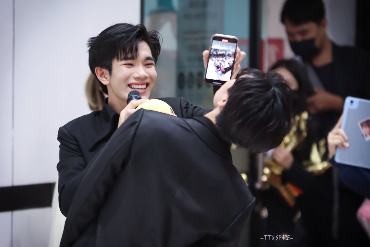 TTxSpace's tweet photo. คนนึงฉามขวบ อีกคนสี่ขวบ
ซนมากกกกกก 🥹🤲🏻
@gemini_ti @tawattannn 

#รางวัลกินรีทองxเจมีไนน์โฟร์ท
#เจมีไนน์โฟร์ท
#ttxspace https://t.co/Z2KXXccTqK