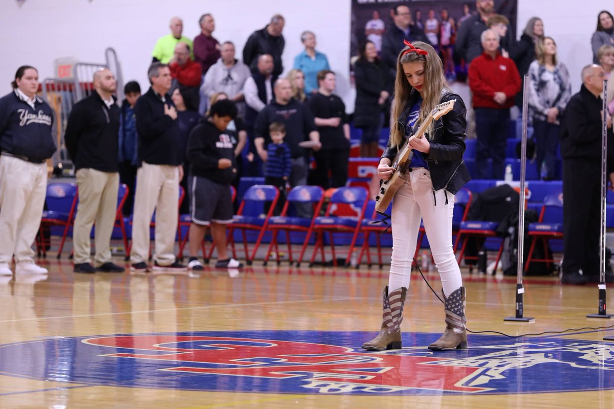 ErikaKalgren's tweet photo. Rose shredding last night with her performance of the National Anthem for the Boys Varsity Basketball game! @OAUpdate @CirbusMr https://t.co/lGUNpLONvY