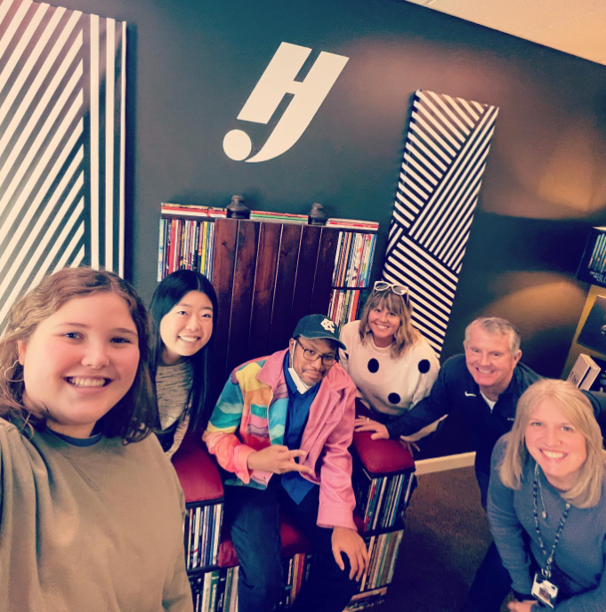 VarsityYearbook's tweet photo. Looking for a bucket list item to add for 2023? βοΈ Plant tours are a fun way to see the process of how your hard work is turned into print. Thanks Mill Valley News for joining for a day! π
-
πΈ hjybkc #hjyearbook #herffjones #boundbyus https://t.co/wlUvPHJzCc