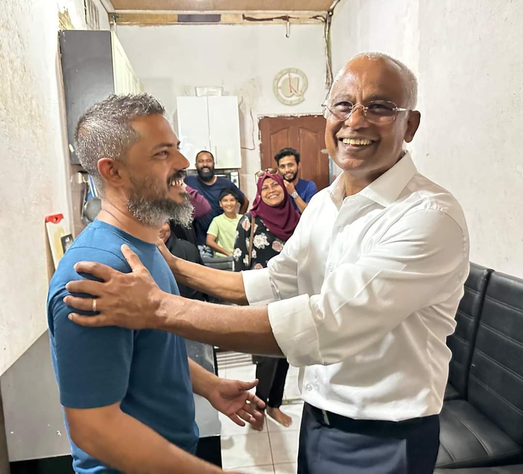 kudaako_rossi's tweet photo. Hageegathaki mulhi rajje @ibusolih balaigathun,henveyru ge thaaidhu bodu thanun dhahkuvadheefi.@JeehanJMS @Kuriyah2023 @hussainadyl @ShareefRangondi https://t.co/FoJYzxejNP