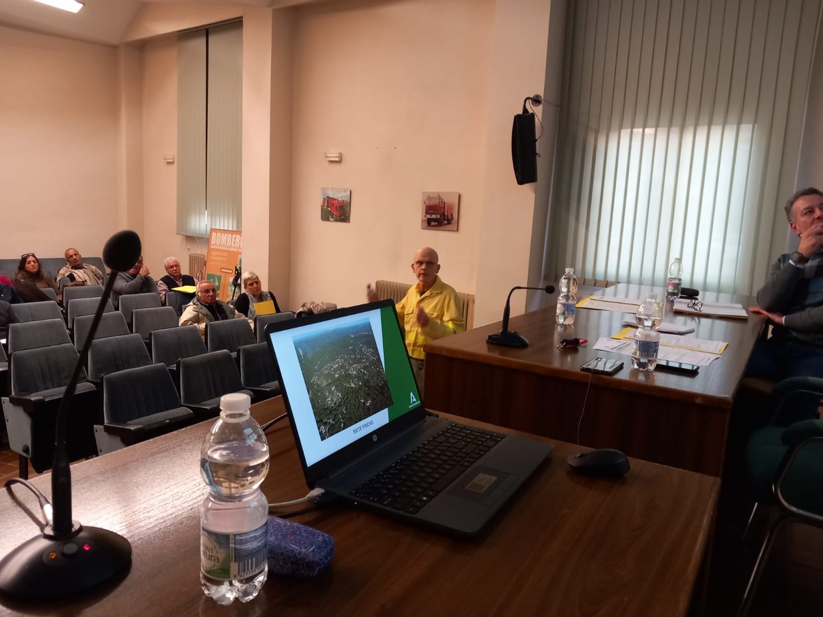 Plan_INFOCA's tweet photo. #PREVENCIÓN | Ayer, nueva reunión por la elaboración del renovado del Plan Local de Emergencia por #IncendiosForestales (#PLEIF) en #Córdoba. Participaron representantes de empresas redactoras de esos planes en la provincia, la @Univcordoba, el @ayuncordoba_es y #Plan_INFOCA. https://t.co/JOPAa1JDQa