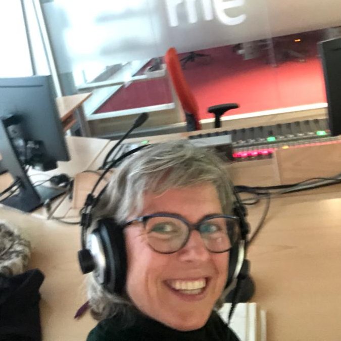 BosqueHabitado's tweet photo. .@radio3_rne Mañana, domingo, a 10.00
A MAIS VELOCIDADE SEMAFORO PECHADO
Con #BielaYTierra @Feni13Ana #EdurneCaballero, @joaquinaraujo @MaiteAquarela #NatxoBlanchart @arribalasramas y #ElNaán
HT: #SinPrisasRadio3 https://t.co/6NPc7Jl3gm