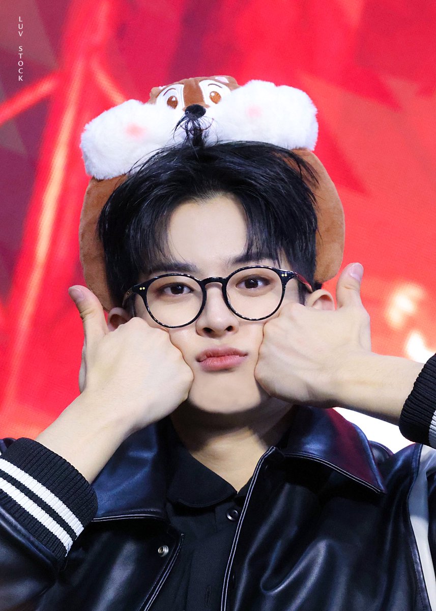 Luv_Stock's tweet photo. 230107 메이크스타  HQ✨

수빈이의 축복이 끝이 없네...😇

#빅톤 #victon  #정수빈 #수빈
#JUNGSUBIN #SUBIN #スビン https://t.co/Zw4cU2ErmN