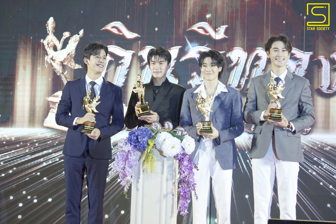 STARSOCIETY_TH's tweet photo. #Remembermetheseries คว้ารางวัลจากงานประกาศรางวัล “กินรีทอง” มหาชน ครั้งที่ 8 ไปถึง 2 รางวัล ใน "สาขาซีรีส์วายสร้างสรรค์แห่งปี" และ "สาขาผู้กำกับซีรีส์ยอดเยี่ยมแห่งปี" 
#UltimateTroop 
#tonnaaam #TitleTNT #ManSupakrit #LittleTeshin 
#กินรีทองมห��ชนครั้งที่8 https://t.co/oJhtq2TZDW