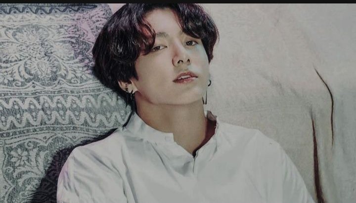 syifakim18's tweet photo. @_Jungkoo_gugkk1 Hello jk https://t.co/ZRGoWG0aOM