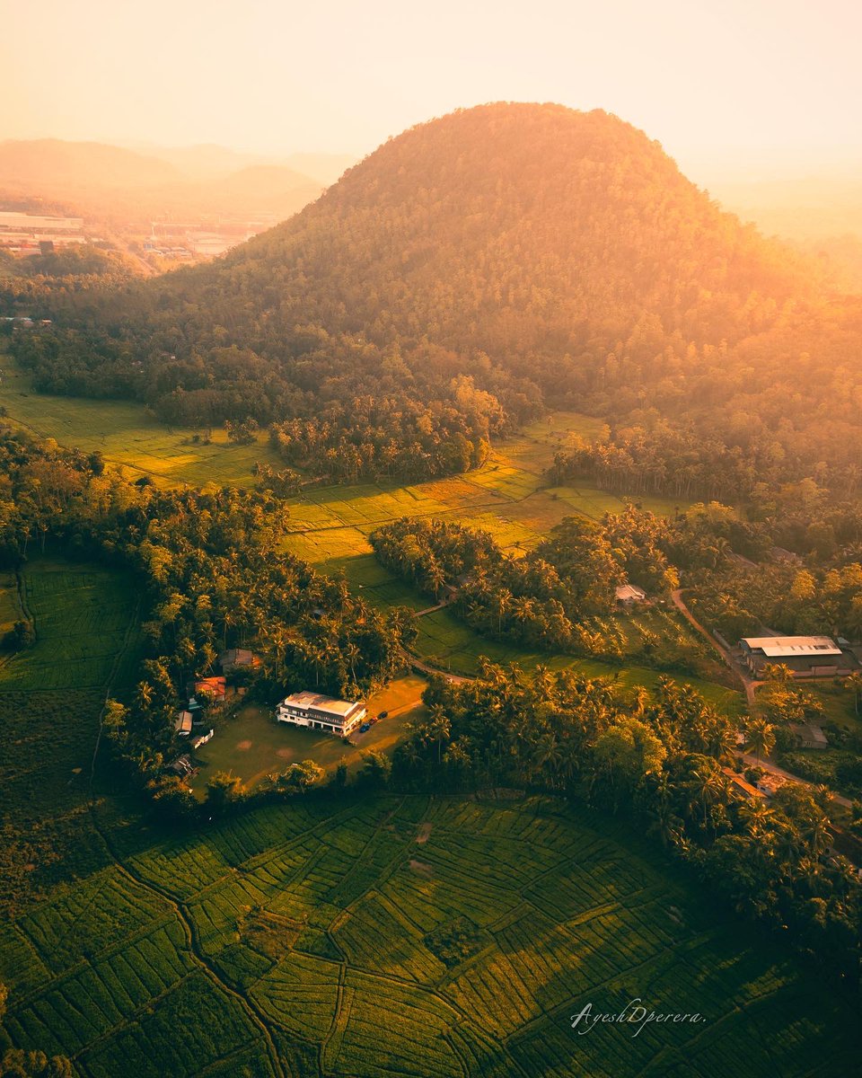 Ayeshdperera's tweet photo. INGIRIYA SRI LANKA 🇱🇰♥️ #srilanka #travelphotography #visitsrilanka #dji https://t.co/7mK74uAo4D