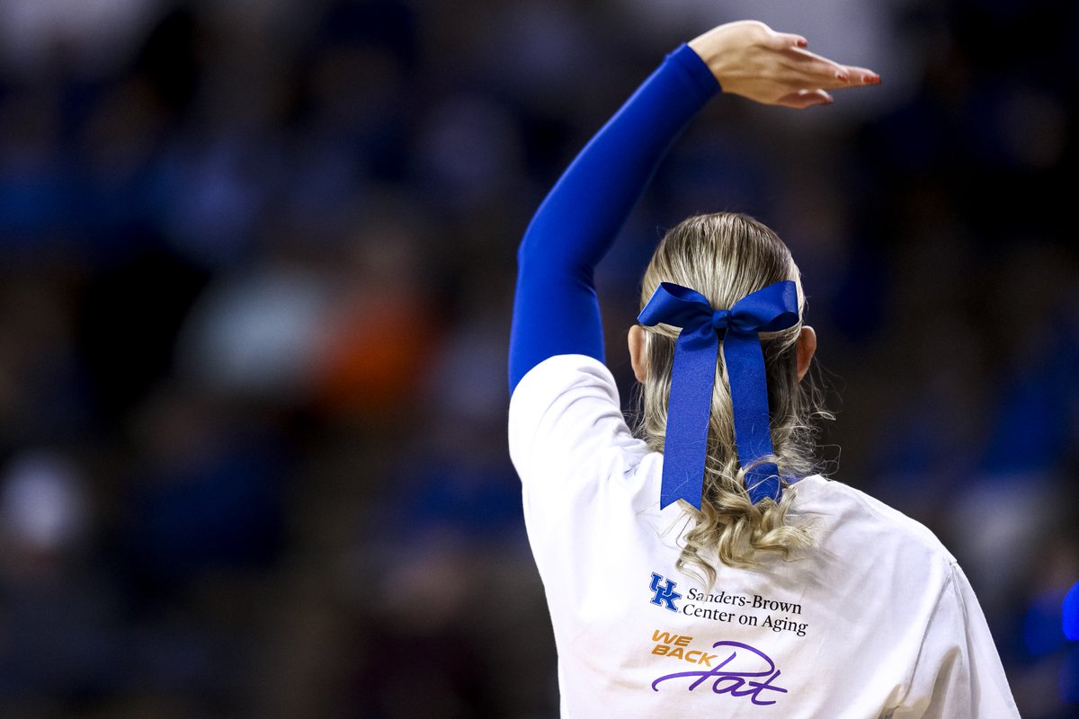 UK_HealthCare's tweet photo. Alzheimer's disease causes the brain to shrink and brain cells to die. UK's Sanders-Brown Center on Aging works to improve the health of people living with Alzheimer's and related conditions.

Thanks to @KentuckyWBB for helping us in our mission to end Alzheimer's.

#WeBackPat https://t.co/vTq1SlOcYO
