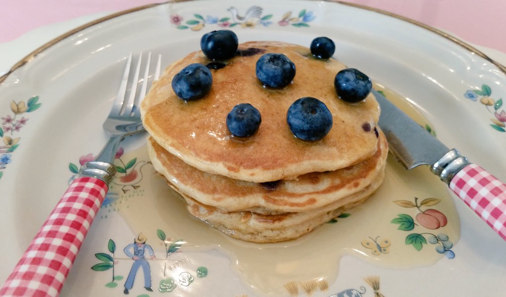 Blueberry pancakes with pure maple syrup to wish everyone a #HappyWeekend!  #delicious #Cooking #NationalBlueberryPancakeDay