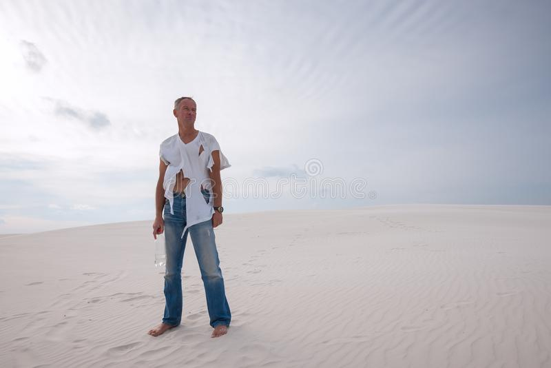 KareemS68640349's tweet photo. I recently just made it back in time to the historical 1300s of middle east. A wacky man in a DeLorean time machine brought me back here so i'm very out of my element from France. It's a long ways from home but I hope to take this opportunity to report on Mansa Musa's pilgrimage. https://t.co/eqFnw3BOIb