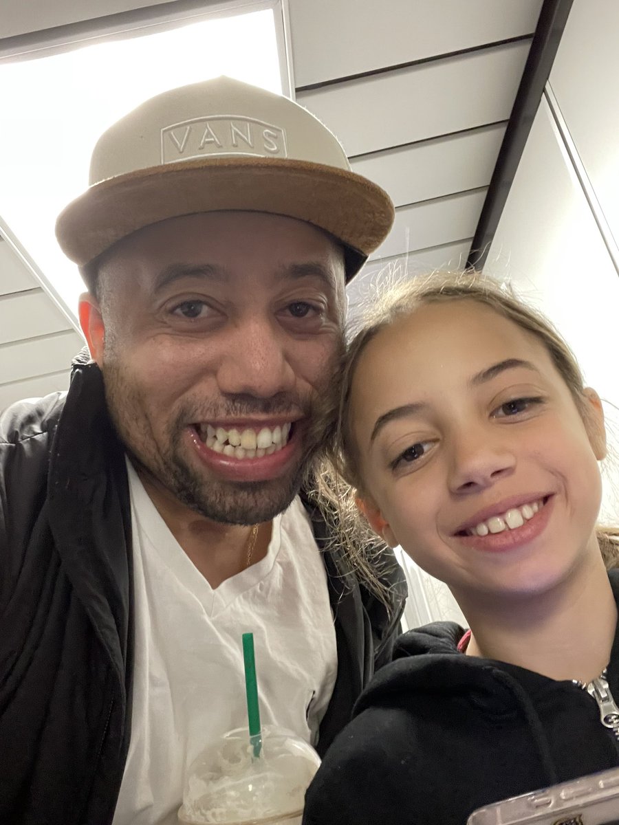 kanovimack's tweet photo. Heading to San Antonio for #WWERoyalRumble2023 on the road to #Wrestlemania39 @jmhixson @realcoachrosey @RealRayInRoc @hoboken_cobbler @teerob1977 @frankbruno80 @adfreeshows #AFSWolfpack ๐บ https://t.co/y5rvaoMp2d