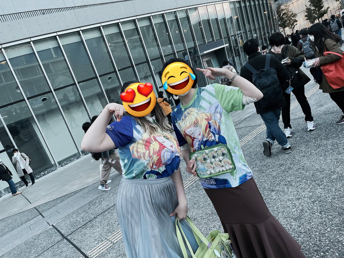 diakozuelov's tweet photo. これね、
ノンフィクのすみれ着てる人いる！！って思って話しかけてとってもらったの！！

だってノンフィクだよ？？？？

神じゃない？？？？
そんなミラクルある？？？？

そして東京DAY2本日お誕生日！！！！

おめでとうございます🎂🎂🎉🎉🎉🎉

素敵な一年になりますように🫶🫶

@stefieMISC https://t.co/24LyeEKPwW