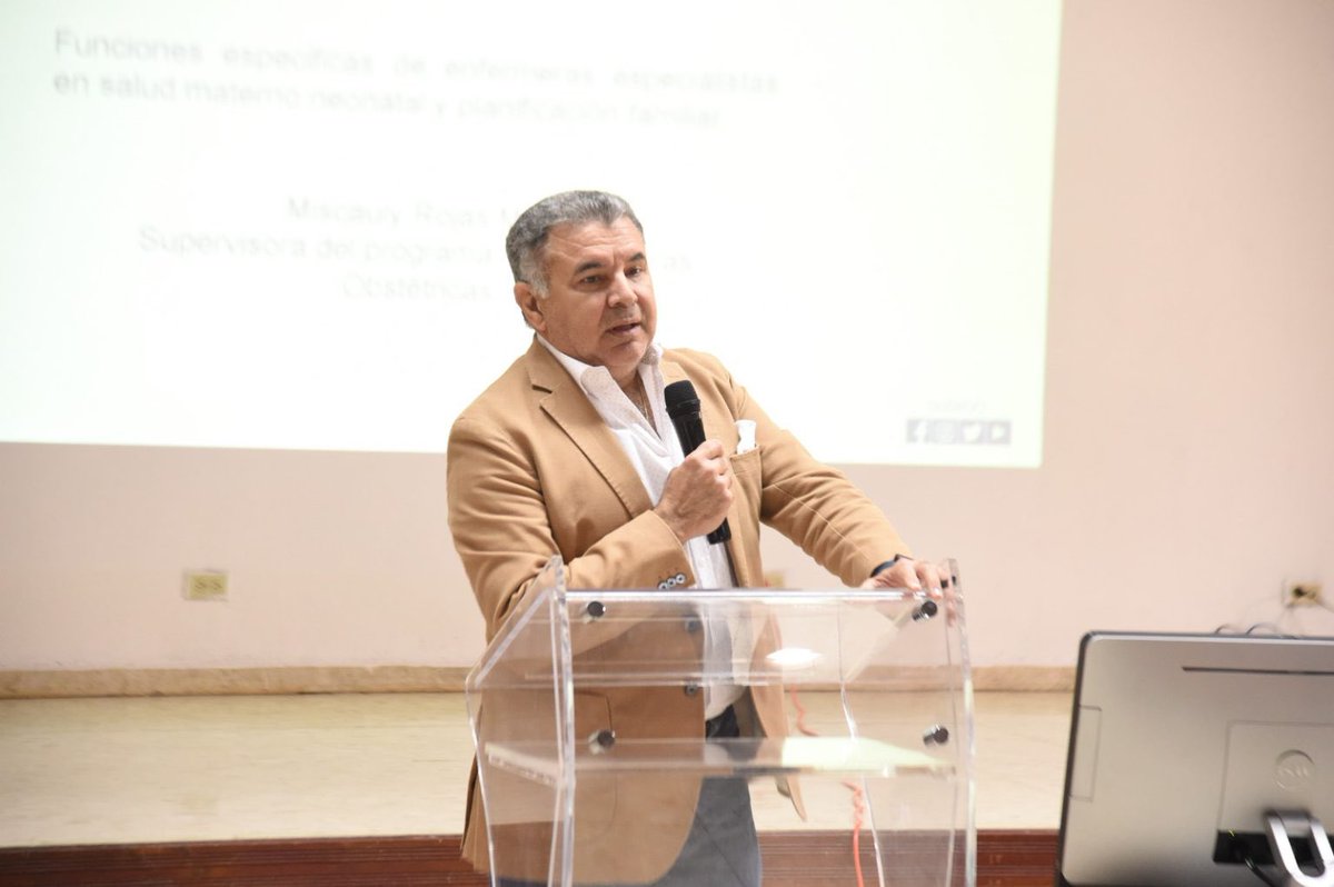 drmariolama's tweet photo. El SNS entrega a 13 hospitales enfermeras especializadas en atención materno-neonatal. Fueron formadas durante un año en la UASD con aval de la Universidad de Chile y el patrocinio de UNFPA, Project HOPE, UNICEF, Ministerio de Salud Pública y la OPS/OMS) https://t.co/8OlzXJj7tV
