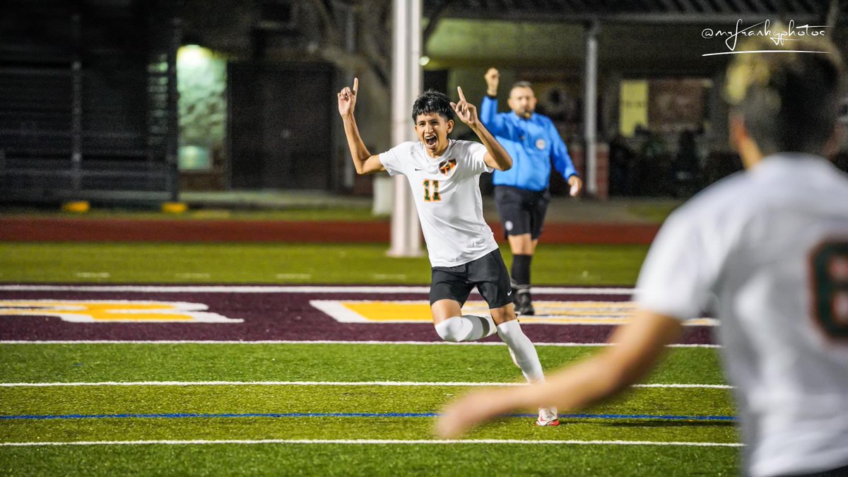 HawkSoccer10's tweet photo. Boys Soccer 32-5A
Harlingen South 0 (5)
Donna North 0 (3)
Final
#HCISD #texasuilsoccer #hawksoccer
START FAST, FINISH STRONG!
@LethalSoccer
@HCISD_Athletics
@HarlingenCISD
@HHSSouth https://t.co/g0KycmHoDY