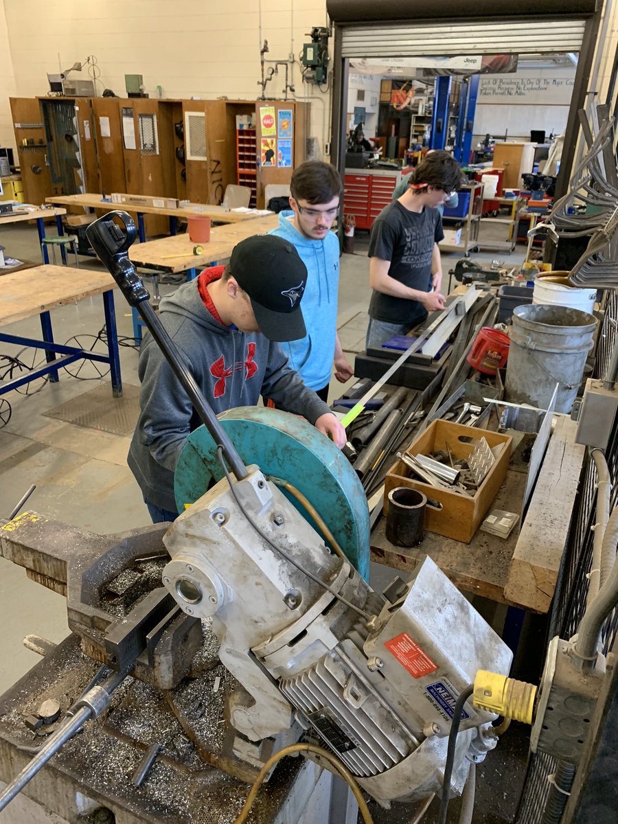 SRL_6514's tweet photo. Our #stemsquad are back in the shops for another busy #BuildDaySaturday - hoping to assemble components today!  @SuttonDHS @CANFIRST #ChargedUp https://t.co/1NzElt7PJV