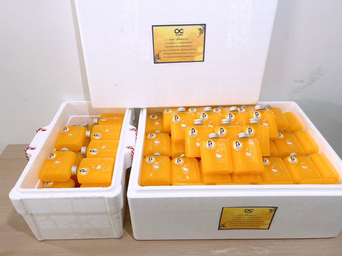 JanChan_StAFans's tweet photo. 🍱 อิ่มอร่อยกันถ้วนหน้า กับโปรเจค #FoodSupport : Jan Chan Luna The Musical Final Round ที่ในวันนี้พวกเราในนาม "แจนจังแฟนคลับเซนต์อาร์มี่" ได้จัดส่งอาหารและเครื่องดื่มเลี้ยงนักแสดงและทีมงาน 130 ชีวิตในการแสดง #LunaTheMusical รอบสุดท้ายของ #JANCHAN ครับ
#แจนจัง #ST_ARMY
#CastScape https://t.co/rAvdSUldyC