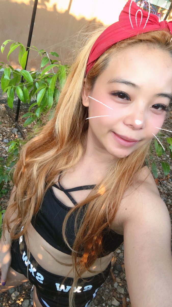 Nessxzy's tweet photo. เที่ยวพะเยาเบื่อเเล้วกลับเชียงใหม่ดีกว่านะ💛💚 https://t.co/u7dD9DOrW8