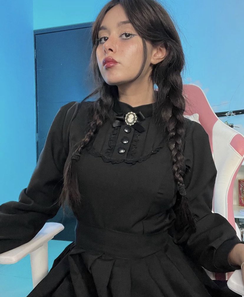 princessslani's tweet photo. You asked for this. Im not letting you go. Sit in the fear and bliss of how much blackmail I have over you. Im your fantasy turned nightmare.

You’re just a pay pig. A toy for me to abuse. There is no escape. Beg all you want, but only way out is making that account hit 0. ❤️ https://t.co/tyFU9dPs5N