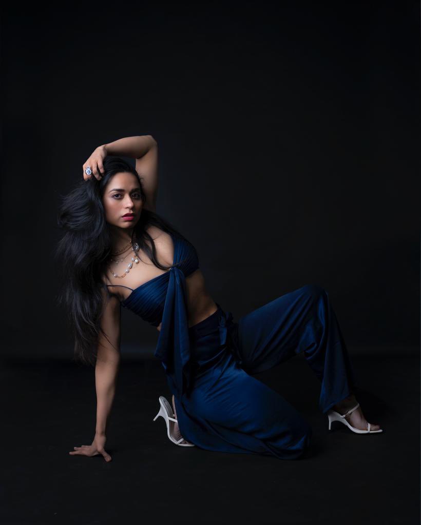 soundarya_20's tweet photo. कश्मकश 💙 

Outfit: #SwatsStar #SwatiMishraWorld
👠: #YSL
📸: #FilmyGyanStudio #AssdKhan

#Dimpledoll #BB16 #BiggBoss16 #SoundaryaSharma #BiggBossQueen #Instagood https://t.co/DwzYwAGfkD