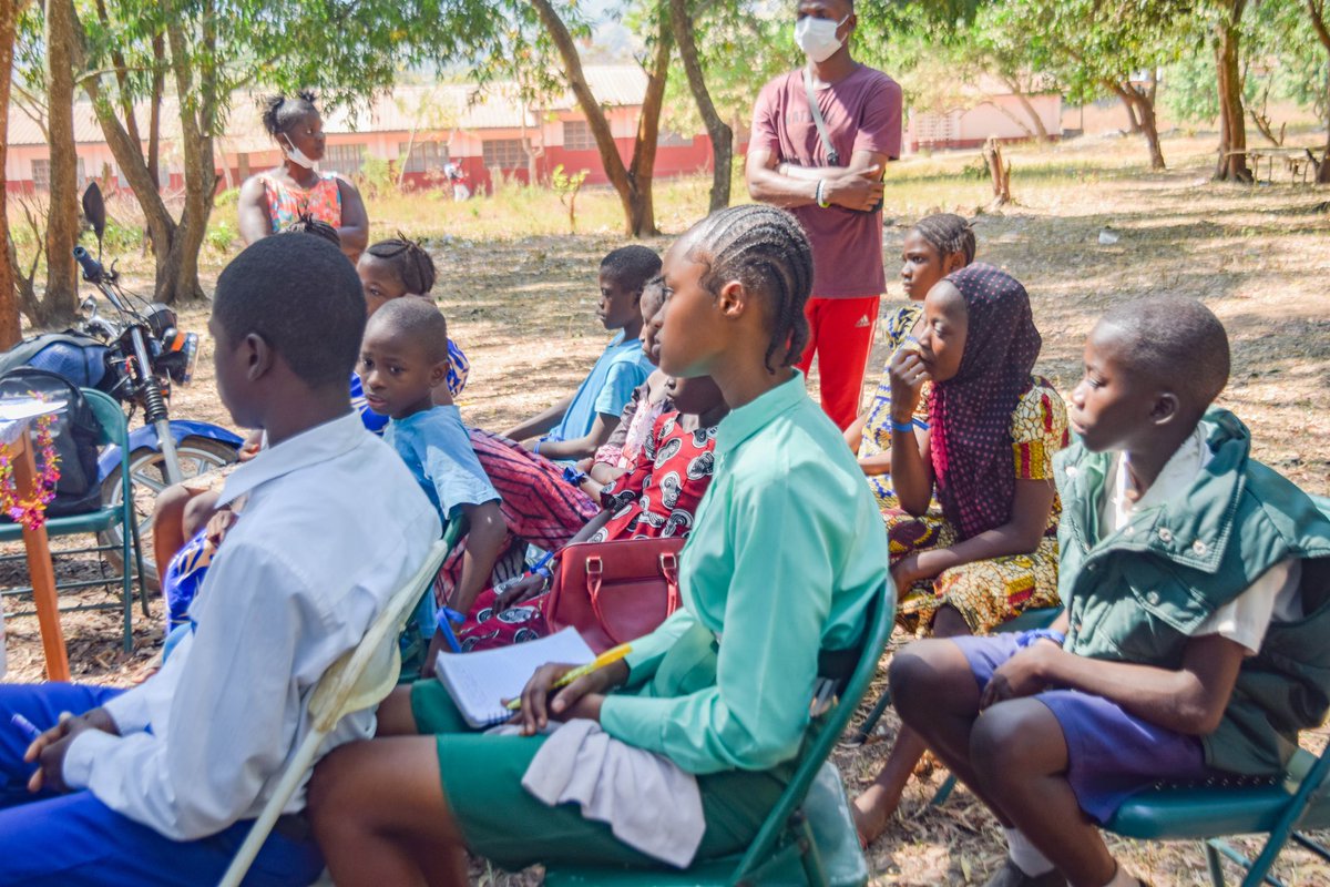 AlhajiNjai's tweet photo. @Project1808 #ScienceandLeadershipFestival2023 #SciLead2023 One Health and Public Health Station, Kabala, #SierraLeone, January 20-22, 2023. Hands on practical engagement from lab to epidemiology, surveillance and social determinants of health #Project1808 #Kabala @JennyferAmbe https://t.co/pgAA76jzkk