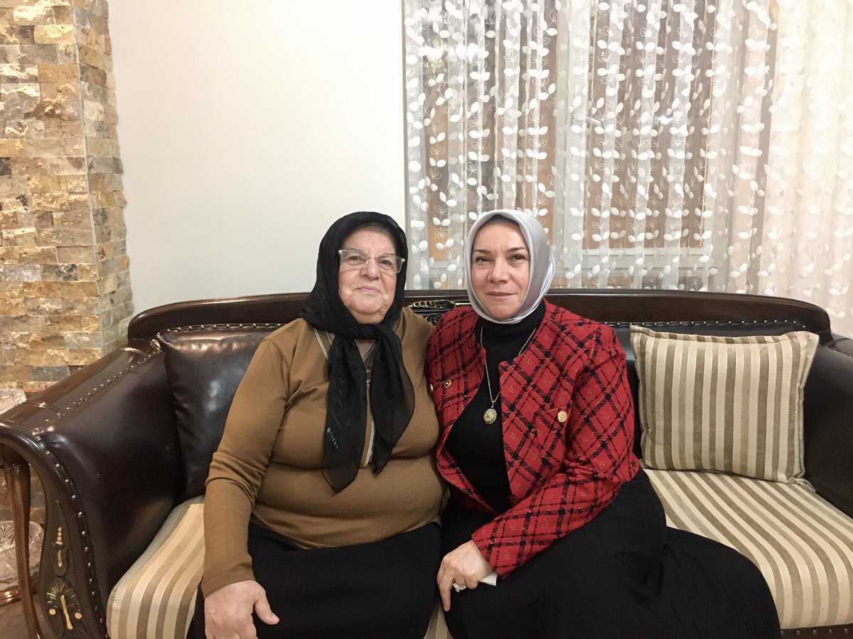 EmineTimucin's tweet photo. Önceki dönem Melikgazi Kadın Kolları Başkanımız Selma Kocaoğlu'na Milletvekilimiz Sayın Hülya Nergis ile birlikte geçmiş olsun ziyaretinde bulunarak hasbihal ettik. Başkanımıza ve tüm hastalarımıza acil şifalar diliyorum.

Rabbim birlik ve beraberliğimizi daim kılsın inşallah. https://t.co/go9HUVAeyf