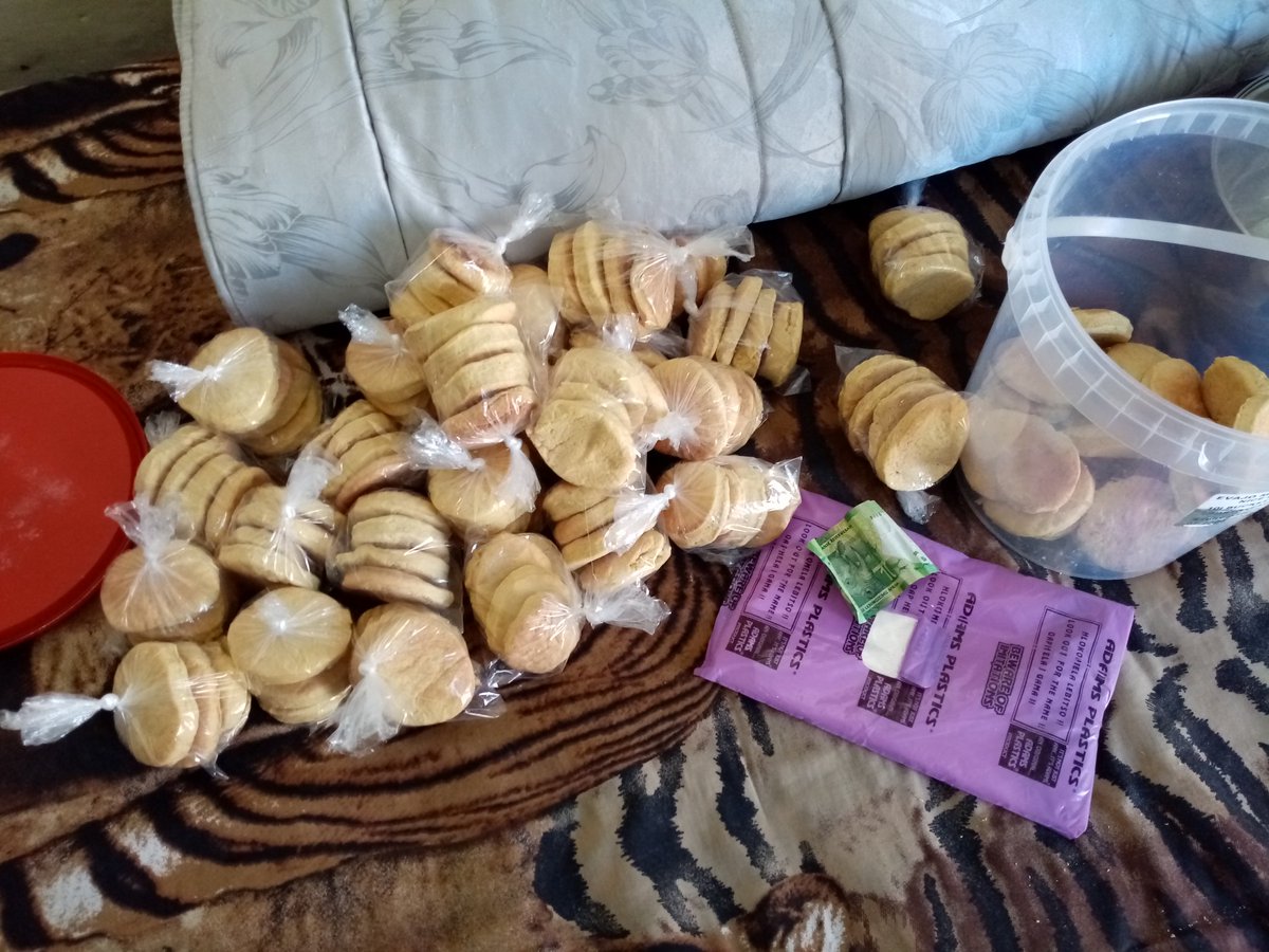 Tumi_Boitumelow's tweet image. The name of my business is Chikitaz Bakery. But, this printer would help my bus in improving the way I sell my goods,I would be able to keep records of the sales I made, I would be able to provide proof of purchase from customers.

#CapitecLiveBetter
#TheInsiderSA 
@CapitecBankSA