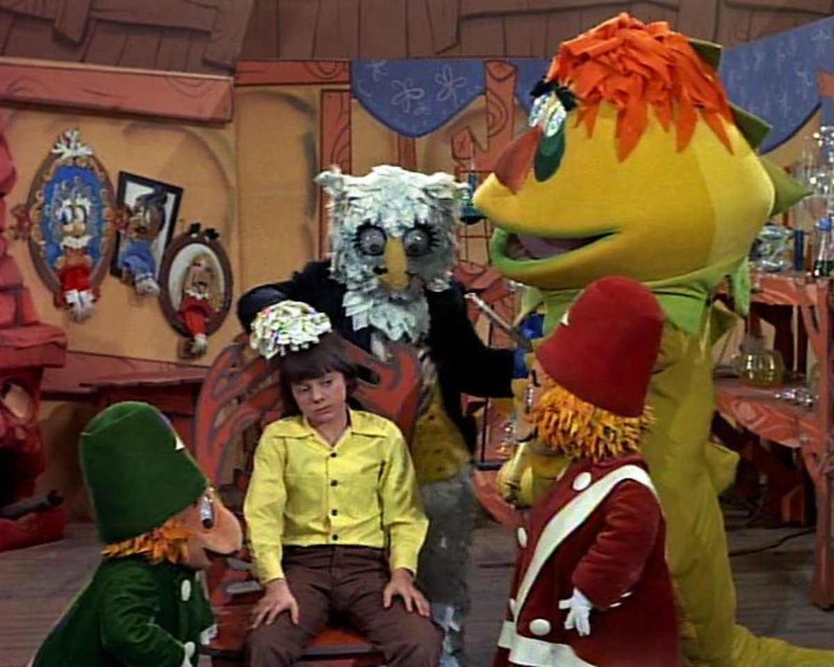 BRB, just telling my therapist (again) about my recurring Witchiepoo dreams. 😳

@sidkrofft @sidmartykrofft #hrpufnstuf #witchiepoo #60stv #70stv #genx #genxers