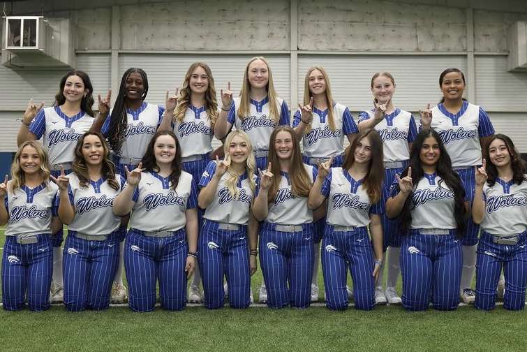 First scrimmage of my high school season is today!! I'm so excited for how this entire season is gonna go and I know me and my team will do great things🤍💙#softball #godalways #classof2025 #excited