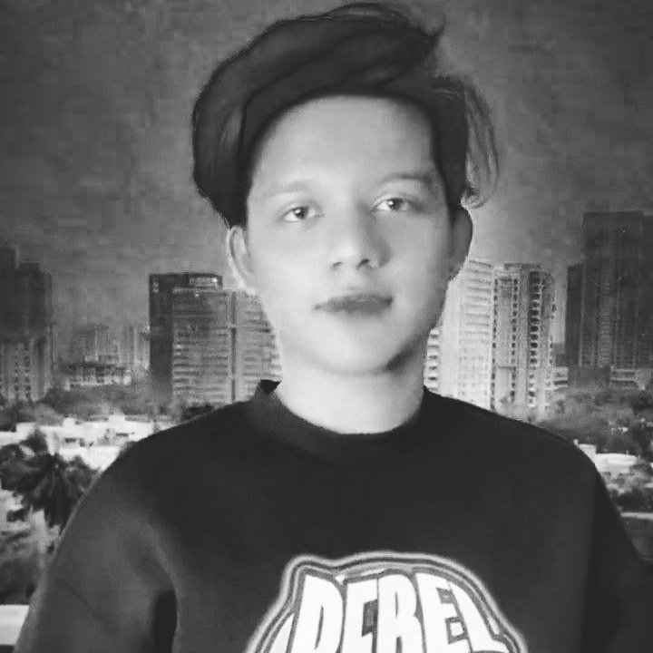 riyazxdebisha's tweet photo. 🗣️:" why do people like riyaz he has no fans"
riifam👥:sorry i can't hear you over millon fans screaming his name https://t.co/JA21uh8U6L