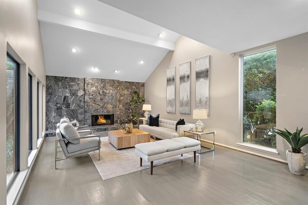 PatWelsh's tweet photo. This home will wait for no one. Be the first to see it! #homesforsale #homeowner  https://t.co/9i7GntsYcn https://t.co/0K5BVuWRN7