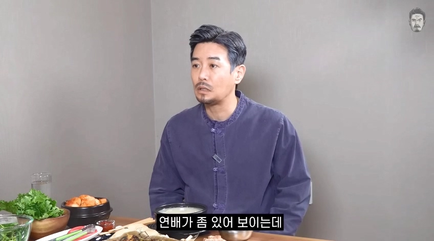 [밥묵자] 견자단이랑 돼지국밥 먹은 썰 푼다 (feat. 천룡팔부 교봉전) youtu.be/CMGG_HRo1uM 출처 <a href="/YouTube/">YouTube</a> 

37초~