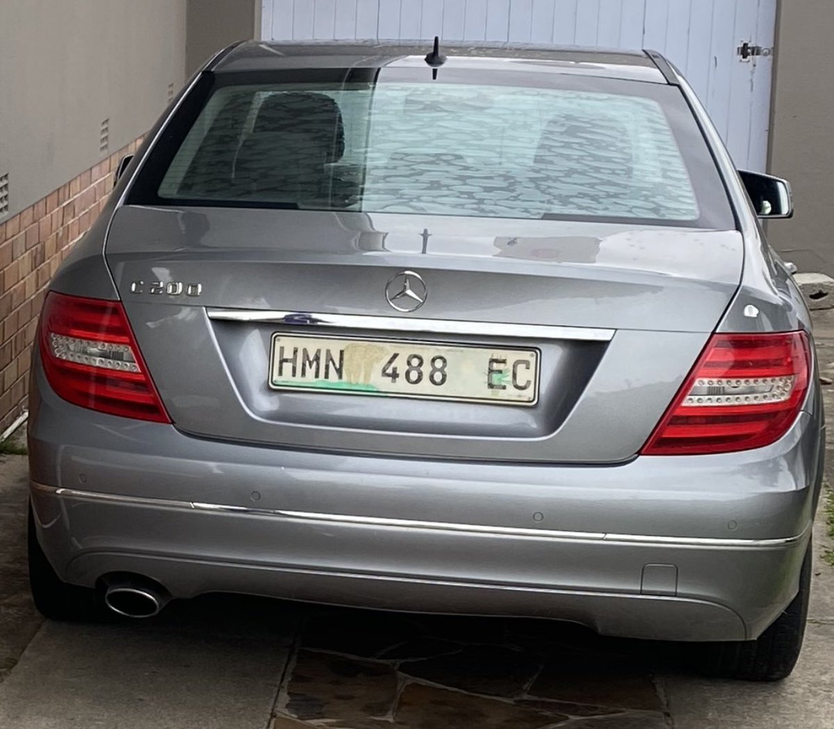 umphathii's tweet image. Guys,
Please assist if you see this car around EL or EC.
It was stolen in the early hours of Friday morning around 3/4am outside KFC, opposite 19th Avenue in Vincent by this guy in the orange hat.
If anyone can identify him or knows where stays, please contact me on 0694300762.