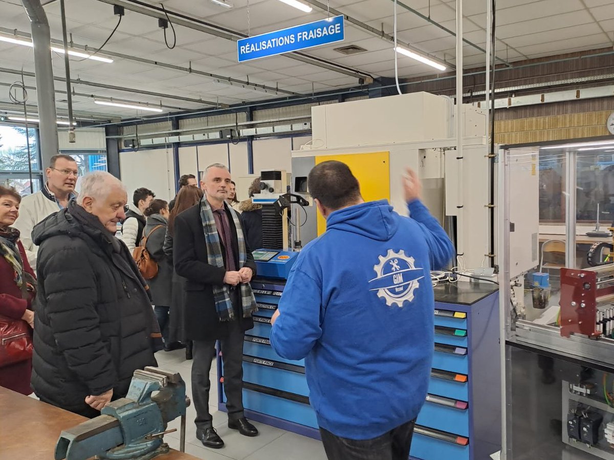 Journée portes ouvertes 
<a href="/fc_univ/">université de Franche-Comté</a> I <a href="/phdestable/">Philippe Destable</a>, IA-DASEN, s'est rendu ce matin sur le site de l'INSPE - IUT Besançon-Vesoul : présentation de l'offre de formation et rencontre des acteurs de la vie étudiante 
<a href="/Inspe_FCOMTE/">INSPÉ de l'Université de Franche-Comté</a> @iut_bv <a href="/acbesancon/">Académie de Besançon</a> <a href="/NathalieAlber15/">Nathalie Albert-Moretti</a>