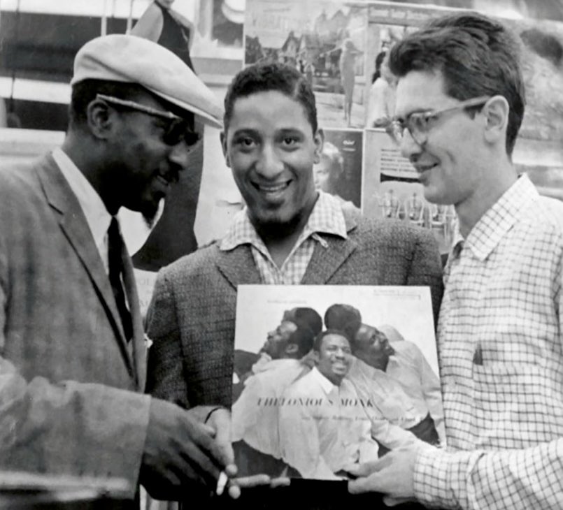 Thelonious Monk, Sonny Rollins, 
and record store clerk and saxophonist 
Bob Doran at Colony Record Store 
on Broadway, 1957. 

Jerry Lee. Courtesy of Sonny Rollins/Schomburg Center for Research in Black Culture, Photographs and Prints Division, The New York Public Library