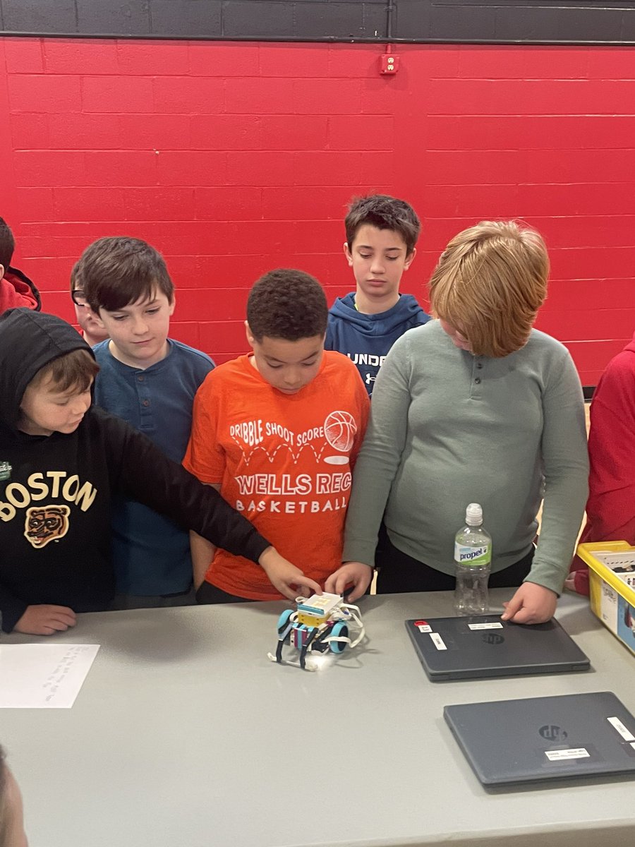 wjhswocsd's tweet image. An amazing morning watching our future programmers and engineers share their work with teams from Kittery and Noble! #legorobotics #1stLegoLeagueChallenge