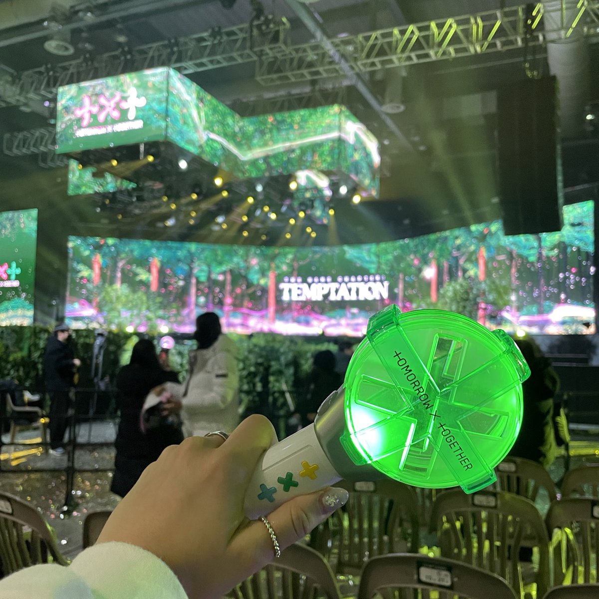 juubin_'s tweet photo. 잘 다녀왔슴니다~ 
수빈이랑 같이 울다나온 여자🥹 https://t.co/JPgN8TyFQG