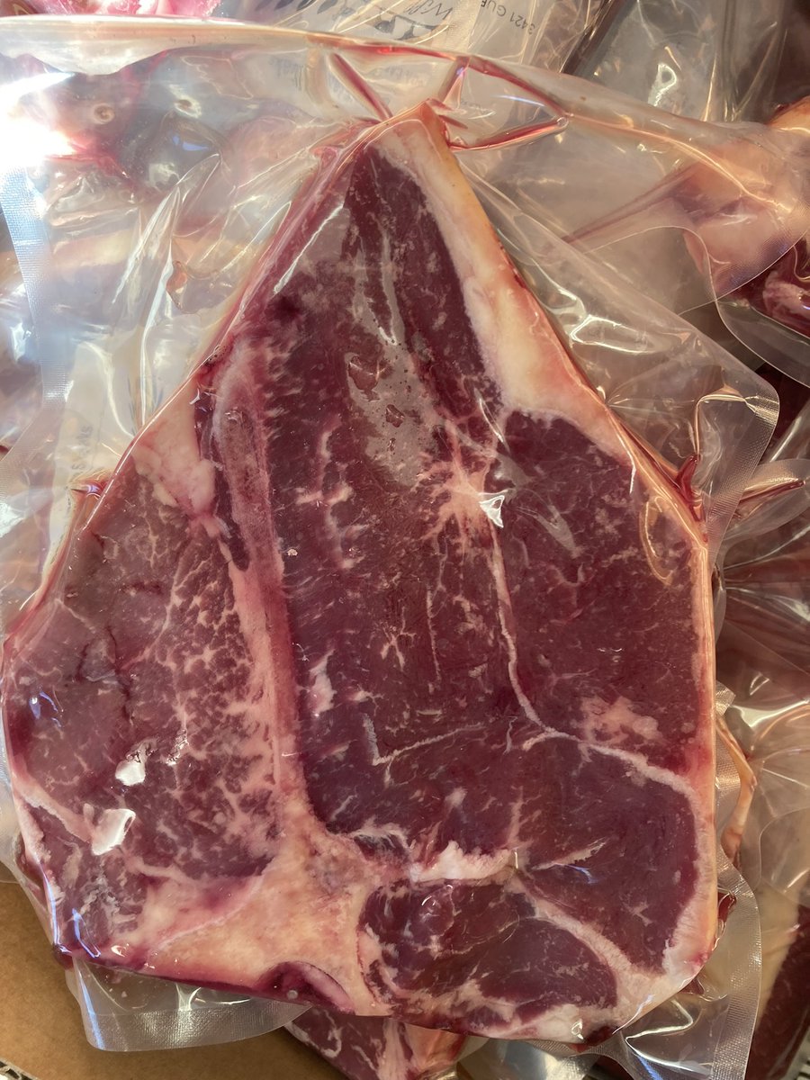 CarleyRanch's tweet image. Got our meat back from the butcher. Look at that! 😋🤤#grassfed #grainfinished #localbeef