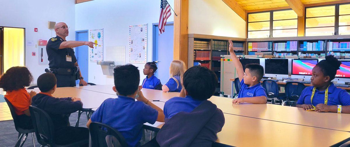 wiltonmanorspd's tweet photo. ❤️We’re not sure who had more fun this week, #TeamWMPD Assistant Chief Brodsky &amp; SRO Fils or the Kids during “Lunch With Chief” at Somerset Academy Village &amp; Wilton Manors Elementary School! Either way what a great way to build Police &amp; Student relationships in our #IslandCity ☮️ https://t.co/5xKrRvglzL
