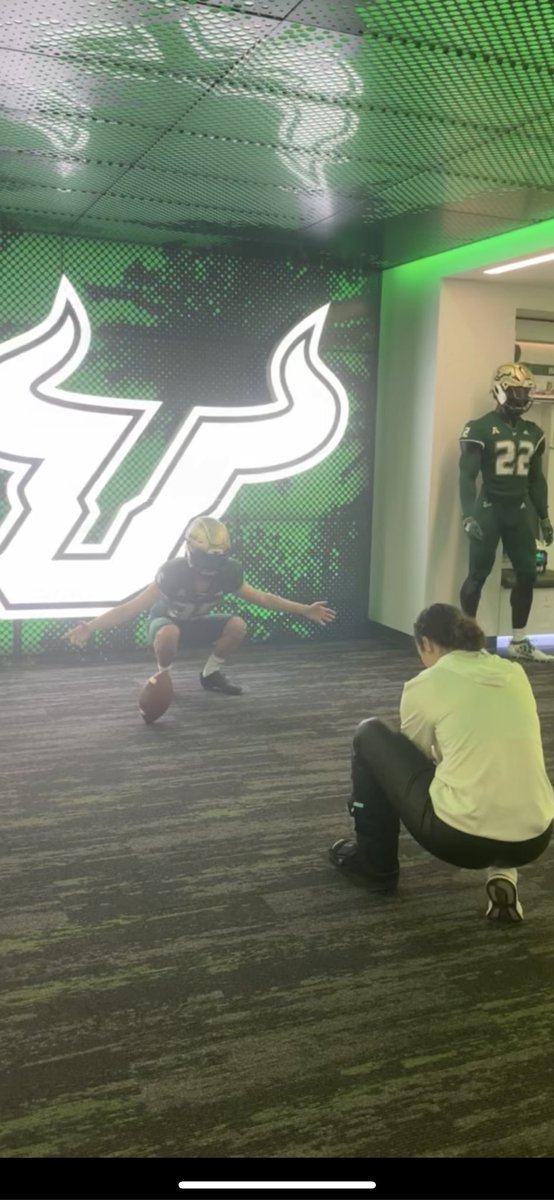 After an amazing visit with <a href="/ChadCreamer21/">Chad Creamer</a> and <a href="/CoachCarmichaeI/">Parker Carmichael</a>. I am blessed to receive an offer from <a href="/USFFootball/">USF Football</a>. Big thanks as well to <a href="/CoachMajewski/">Tyler Majewski</a>. <a href="/HKA_Tanalski/">Adam</a> <a href="/HornetFB_1MOORE/">BMC Football</a>. #AGTG 🤘🤘