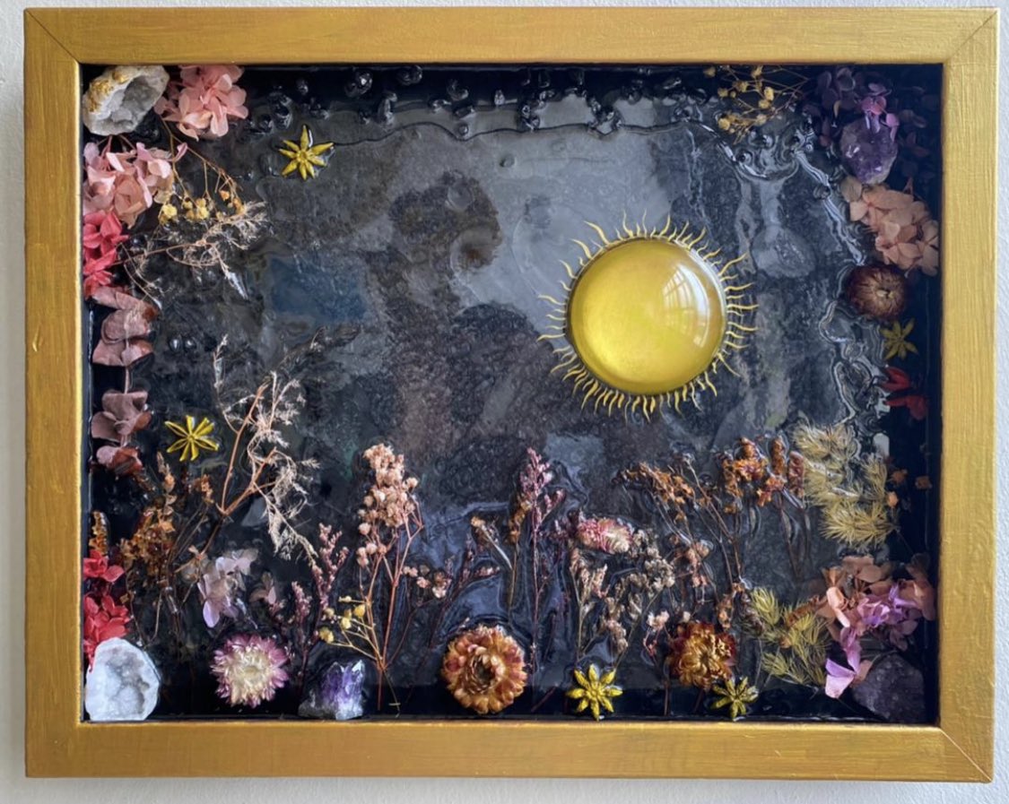 TraceyCraytrae's tweet photo. @MayorOfUyo I am a resin artist. I make wall clocks, tables, wall arts, trays etc. Pls help me retweet, these are a few of my work. Thank you 🙏 https://t.co/g76ijKHpix