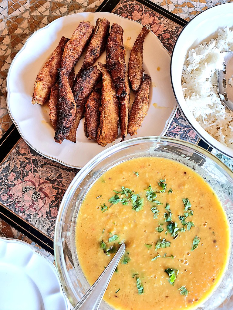 HawkesBay's tweet photo. saturday lunch at home ...
#lunch #SaturdayKitchen #karachi #ladyfish #rice #daal https://t.co/S7TJz01a0I