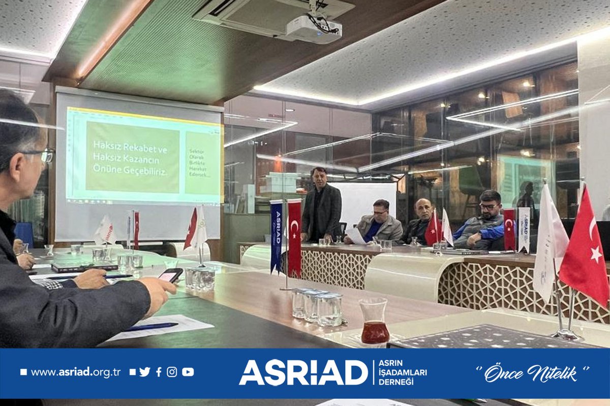 Sektörler Çalışıyor.

Sektörel Yapılanma Başkanlığı bünyesinde Makine, Metal, Mobilya, Nalburiye ve Teknik Hırdavat komisyonlarının katıldığı toplantı, Gen. Bşk. Yrd. Gökhan Ateş başkanlığında, ASRİAD Y.K. Üyesi ve Pargeta Y. K. Bşk. Fatih Büyükbakkal'ın ev sahipliğinde yapıldı.