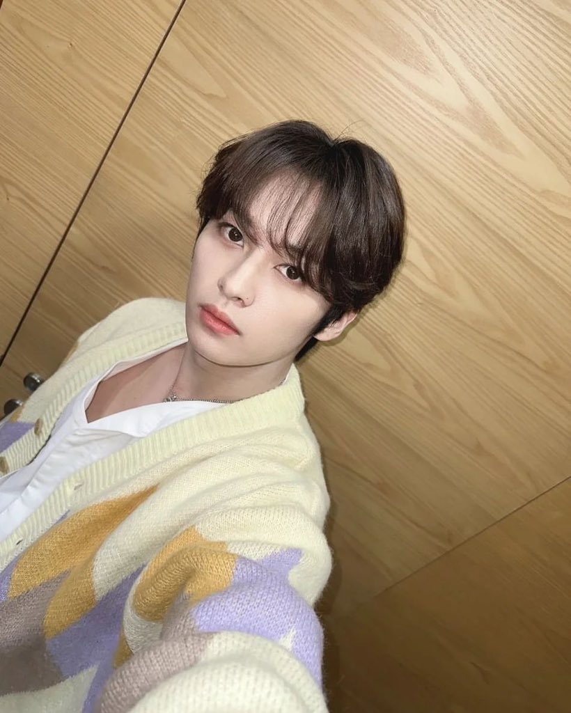 StationStay_Mx's tweet photo. Actualización de #LeeKnow en Instagram @/realstraykids 

❝LeeKnowCore!!
#LeeKnowesLindo #WooJuHo #🚀 ❞

🐰. https://t.co/jFWDsVV9bQ https://t.co/1IUBro1mft