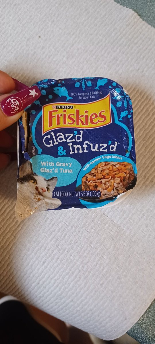 EmmaPrive's tweet photo. @Purina What is this?!?! Luckily I caught it before I fed it to my cats. Looks like mold to me. 🤮 This stuff isn't cheap either. https://t.co/zPgROpWpG6